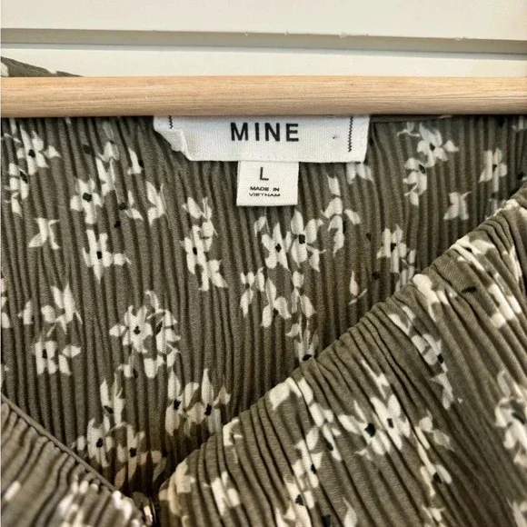 MINE Floral Top - Picture 2 of 3